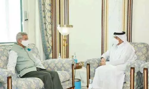 ഇന്ത്യ–ഖത്തർ ബന്ധം ശക്തമാക്കി വിദേശകാര്യമന്ത്രിമാരുടെ ചർച്ച ഇന്ത്യ–ഖത്തർ ബന്ധം ശക്തമാക്കി വിദേശകാര്യമന്ത്രിമാരുടെ ചർച്ച