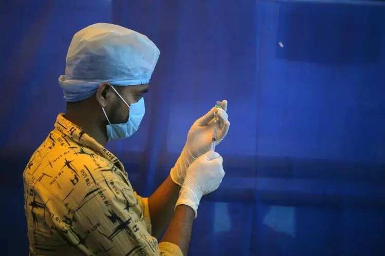 കോവിഷീൽഡിെൻറ ഒറ്റ ഡോസ് വാക്സിൻ ഡെൽറ്റ വകഭേദത്തിനെതിരെ 61 ശതമാനം ഫലപ്രദം കോവിഷീൽഡിെൻറ ഒറ്റ ഡോസ് വാക്സിൻ ഡെൽറ്റ വകഭേദത്തിനെതിരെ 61 ശതമാനം ഫലപ്രദം