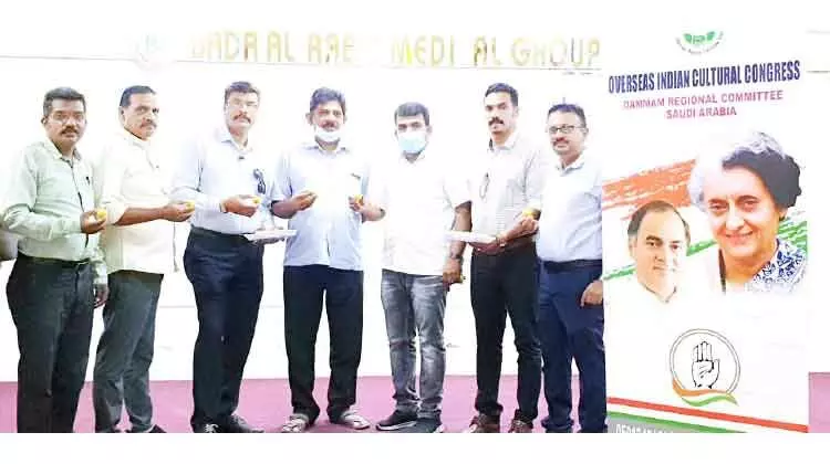 കെ. സുധാകരെൻറ സ്ഥാനാരോഹണം: ദമ്മാം ഒ.െഎ.സി.സി മധുര വിതരണം നടത്തി കെ. സുധാകരെൻറ സ്ഥാനാരോഹണം: ദമ്മാം ഒ.െഎ.സി.സി മധുര വിതരണം നടത്തി