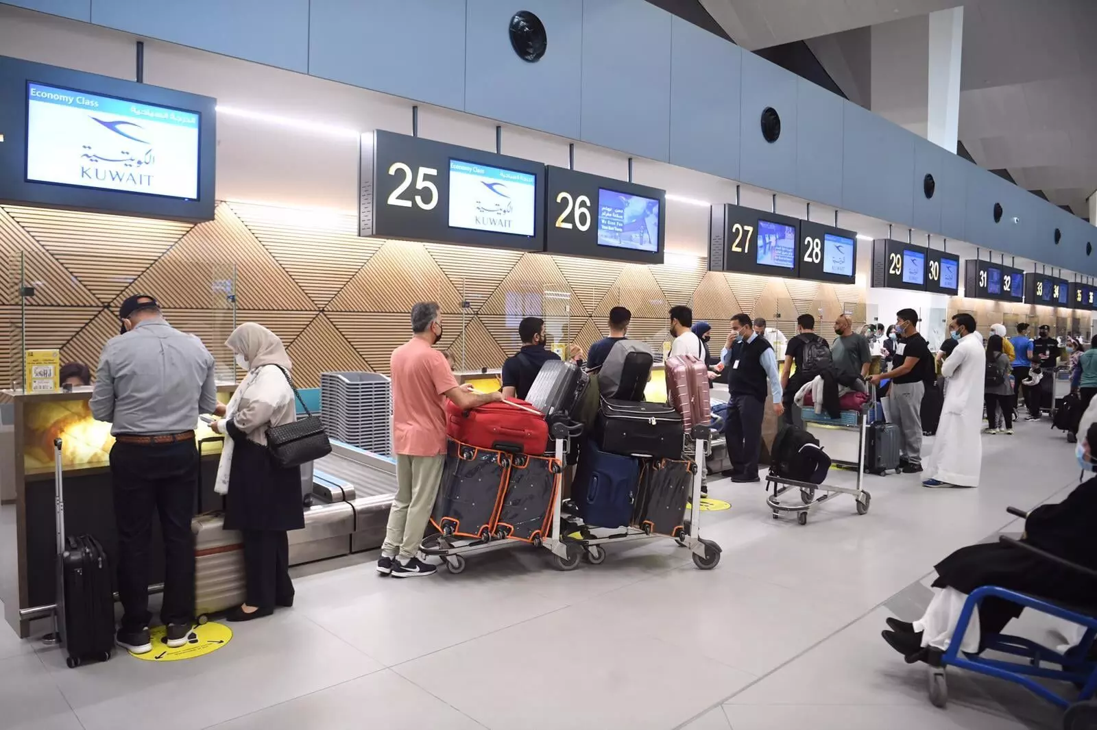 വാക്സിനെടുത്തവർക്ക് ആഗസ്റ്റ് മുതൽ കുവൈത്തിൽ പ്രവേശനാനുമതി വാക്സിനെടുത്തവർക്ക് ആഗസ്റ്റ് മുതൽ കുവൈത്തിൽ പ്രവേശനാനുമതി