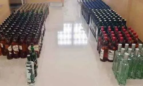 മദ്യവുമായി വിദേശി പിടിയിൽ