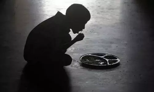 ലോക്ഡൗണില്‍ ജോലി നഷ്ടപ്പെട്ടു, ദിവസങ്ങളോളം പട്ടിണി; അഞ്ച് കുട്ടികളടക്കം കുടുംബം ആശുപത്രിയില്‍