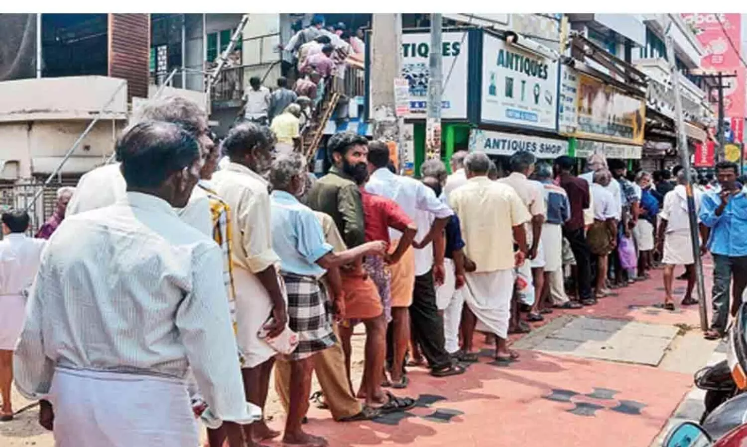 റെക്കോഡ് മദ്യവിൽപന: ലോക് ഡൗൺ കഴിഞ്ഞ് ആദ്യ ദിനം മലയാളി കുടിച്ചത് 52 കോടിയുടെ മദ്യം