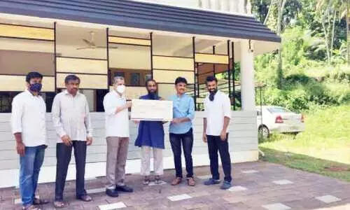 ​െഎ.​എം.​​​െഎ സ​ലാ​ല 12 കോ​വി​ഡ് ബെ​ഡു​ക​ൾ കൈ​മാ​റി