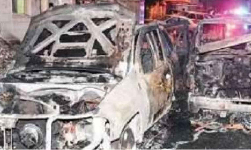 ഖൈത്താനിൽ ആറ്​ കാ​റു​ക​ൾ കത്തിനശിച്ചു