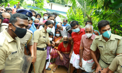 നോവായി ദൃശ്യ; കണ്ണീരുണങ്ങാതെ മുത്തശ്ശിയും അമ്മയും; സ​ഹോ​ദ​രി ആ​ശു​പ​ത്രി വി​ട്ടു