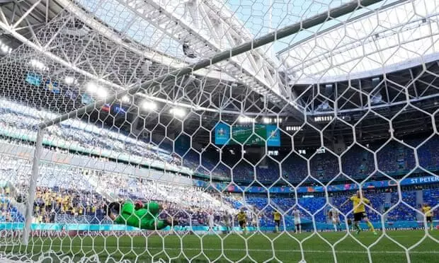 ഫോസ്ബർഗ് പെനാൽറ്റിയിൽ െസ്ലാവാക്യയെ വീഴ്ത്തി പ്രീ ക്വാർട്ടർ പ്രതീക്ഷ സജീവമാക്കി സ്വീഡൻ ഫോസ്ബർഗ് പെനാൽറ്റിയിൽ െസ്ലാവാക്യയെ വീഴ്ത്തി പ്രീ ക്വാർട്ടർ പ്രതീക്ഷ സജീവമാക്കി സ്വീഡൻ