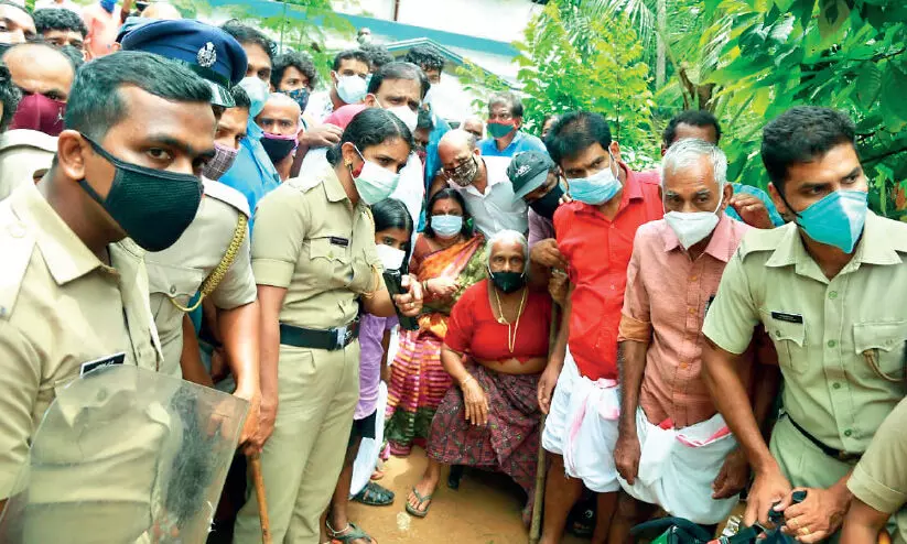 drisyas native people watching police investigation