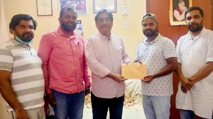 കെയർ ഫോർ കേരളയിലേക്ക് സാമ്പത്തിക സഹായം നൽകി കെയർ ഫോർ കേരളയിലേക്ക് സാമ്പത്തിക സഹായം നൽകി