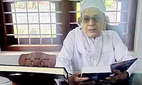 ഖദീശക്കുട്ടി ഉമ്മക്ക് ഇനിയും വായിച്ചു തീർക്കാനുണ്ട്