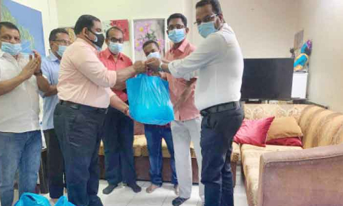 പ്ര​തി​ഭ മു​ഹ​റ​ഖ് യൂ​നി​റ്റ് ഭ​ക്ഷ്യ​ധാ​ന്യ കി​റ്റു​ക​ൾ ഏ​റ്റു​വാ​ങ്ങി