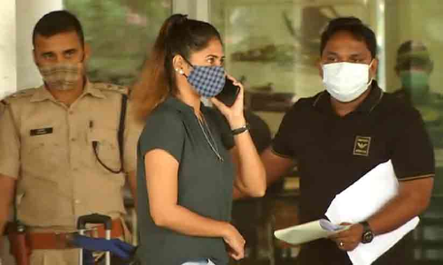 ലക്ഷദ്വീപ് ജനതക്ക് നീതി ലഭിക്കുംവരെ പോരാട്ടം തുടരും-ഐഷ സുൽത്താന ലക്ഷദ്വീപ് ജനതക്ക് നീതി ലഭിക്കുംവരെ പോരാട്ടം തുടരും-ഐഷ സുൽത്താന