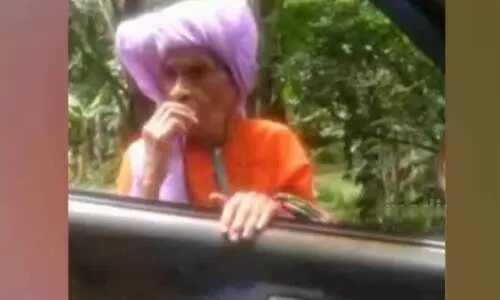 മാസ്ക് ധരിക്കാത്ത വയോധികക്ക് നോട്ടീസ് നൽകുന്ന വിഡി​യോക്ക്​ കടുത്ത വിമർശനം