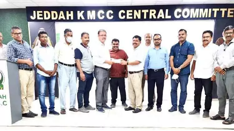 കോഴിക്കോട് ജില്ല കെ.എം.സി.സി ഫണ്ട് കൈമാറി കോഴിക്കോട് ജില്ല കെ.എം.സി.സി ഫണ്ട് കൈമാറി