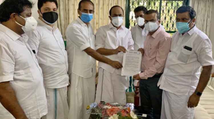 പ്രവാസി വിഷയങ്ങൾ: പ്രതിപക്ഷ നേതാവിന് ഒ.െഎ.സി.സി നിവേദനം നൽകി പ്രവാസി വിഷയങ്ങൾ: പ്രതിപക്ഷ നേതാവിന് ഒ.െഎ.സി.സി നിവേദനം നൽകി