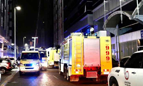 അബൂദബി തീപിടിത്തം: രണ്ട് സിവിൽ ഡിഫൻസ് ഉദ്യോഗസ്ഥർക്ക് പരിക്ക്