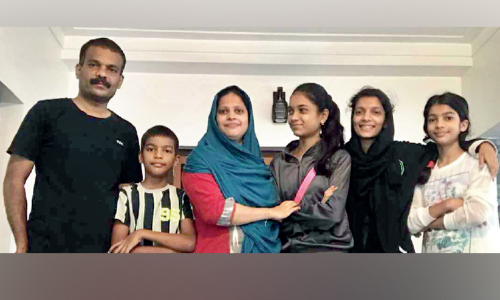 ഇതരസംസ്ഥാന വിദ്യാർഥിനിക്ക് ലോക്ഡൗണിൽ അഭയം നൽകി സഹപാഠി