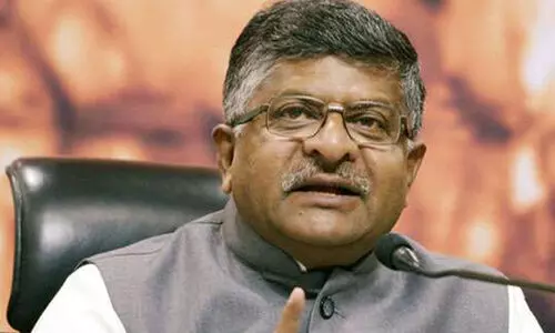 അഭിപ്രായ സ്വാതന്ത്ര്യം, ജനാധിപത്യം എന്നിവയെക്കുറിച്ച് കൂടുതൽ പ്രസംഗിക്കരുതെന്ന്​ സോഷ്യൽ മീഡിയ പ്ലാറ്റ്‌ഫോമുകളോട് കേന്ദ്രമന്ത്രി