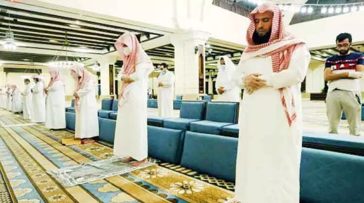 കോ​വി​ഡ്: സൗദിയിൽ പ​ള്ളി​ക​ളി​ലെ മു​ൻ​ക​രു​ത​ലു​ക​ളി​ൽ ഇ​ള​വ്​