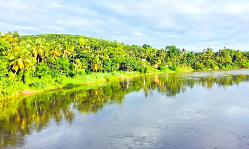 കരയെ പുഴ കവരുന്നു; ആശങ്കയിൽ തേർലായി ദ്വീപ് നിവാസികൾ കരയെ പുഴ കവരുന്നു; ആശങ്കയിൽ തേർലായി ദ്വീപ് നിവാസികൾ