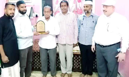 ഹാ​രി​സ് ക​ട്ട​ച്ചി​റ​ക്ക് അ​ജ്‌​വ ജി​ദ്ദ യാ​ത്ര​യ​യ​പ്പ് ന​ല്‍കി