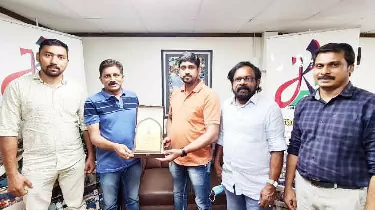 നിഷാദ് ശ്രീമൂലനഗരത്തിന് ജിദ്ദ ആലുവ കൂട്ടായ്മ യാത്രയയപ്പ് നൽകി നിഷാദ് ശ്രീമൂലനഗരത്തിന് ജിദ്ദ ആലുവ കൂട്ടായ്മ യാത്രയയപ്പ് നൽകി