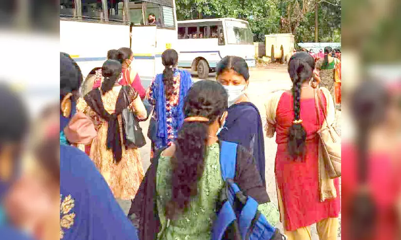 ബസ് ട്രിപ് മുടങ്ങി; യാത്രക്കാരി ഫോൺ വിളിച്ചു; പരിഹാരമുണ്ടാക്കി എം.എൽ.എ ബസ് ട്രിപ് മുടങ്ങി; യാത്രക്കാരി ഫോൺ വിളിച്ചു; പരിഹാരമുണ്ടാക്കി എം.എൽ.എ