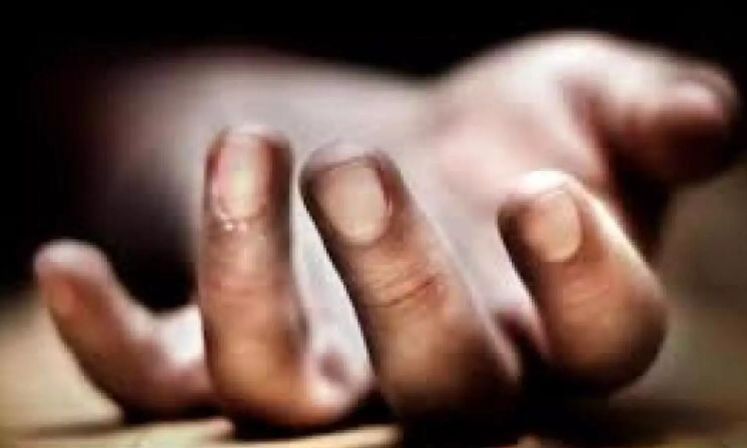 കുടുംബ വഴക്ക്​; മക്കൾക്ക്​ ഐസ്‌ക്രീമില്‍ എലിവിഷം കലര്‍ത്തി നൽകി പിതാവ്​; അഞ്ച്​ വയസുകാരൻ മരിച്ചു