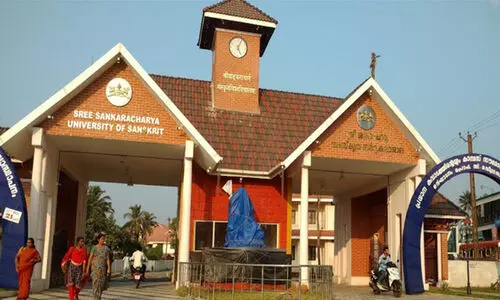 ഉദ്യോഗസ്ഥ വീഴ്ച; പണി കിട്ടിയത് സംസ്കൃത സർവകലാശാലയിലെ തോട്ടക്കാർക്ക്