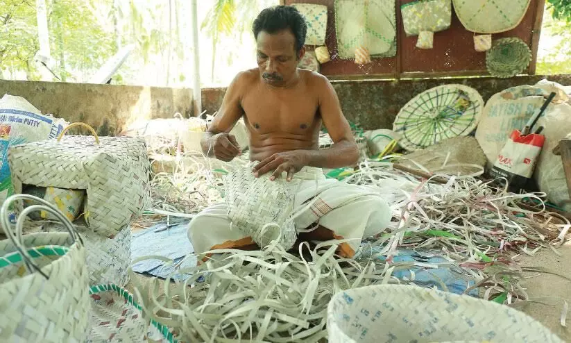manoharan making plastic product