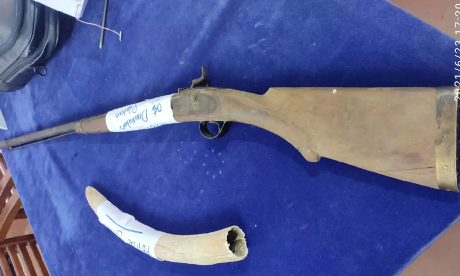 വ്യാപക റെയ്​ഡ്​; കള്ളത്തോക്കുകള്‍, ആനത്തേറ്റ, മാന്‍കൊമ്പ്  എന്നിവ പിടികൂടി: 4 പേര്‍ അറസ്റ്റില്‍