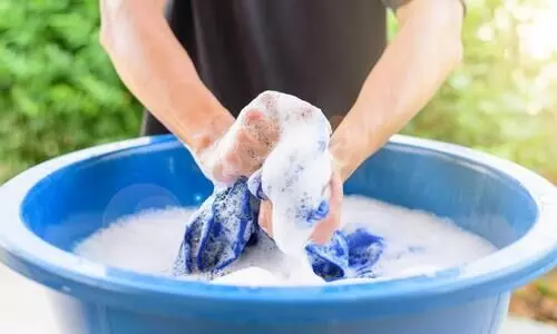 ലോക്ഡൗണിൽ കുതിർന്ന്​ അലക്കുജീവിതങ്ങൾ