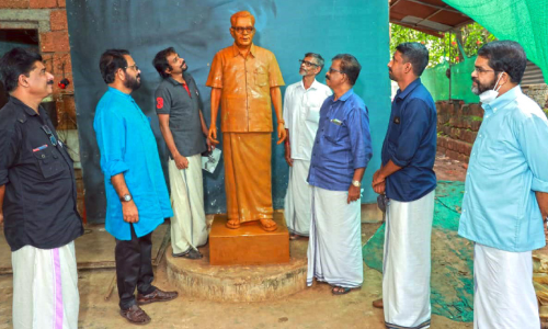 AV Kunhambus sculpture