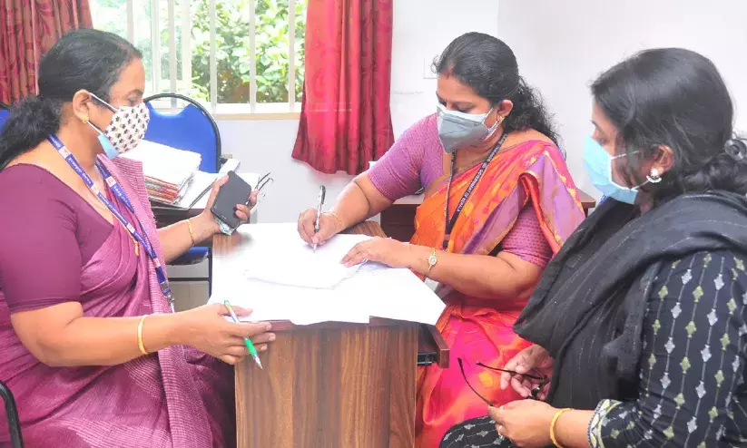 സഹകരണ സ്ഥാപനമെന്ന പേരിൽ പ്രവർത്തനം;  വകുപ്പ്‌ ഉദ്യോഗസ്ഥർ എത്തി പൂട്ടിച്ചു