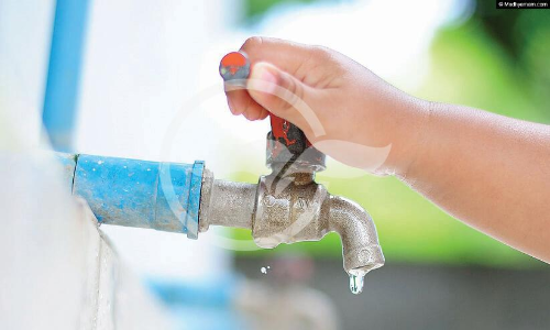 ഒ​രാ​ൾ ര​ണ്ടു ലി​റ്റ​ർ ശു​ദ്ധ​ജ​ലം വീ​തം ഒ​രു ദി​വ​സം   സം​ര​ക്ഷി​ച്ചാ​ൽ ശ​രാ​ശ​രി ആ​റു​കോ​ടി ലി​റ്റ​ർ ജ​ലം ക​രു​താ​നാ​കും; വീടുകളിൽ വെള്ളം സംരക്ഷിക്കാനുള്ള വഴികളിതാ