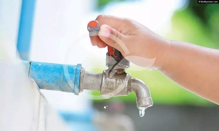 ഒ​രാ​ൾ ര​ണ്ടു ലി​റ്റ​ർ ശു​ദ്ധ​ജ​ലം വീ​തം ഒ​രു ദി​വ​സം   സം​ര​ക്ഷി​ച്ചാ​ൽ ശ​രാ​ശ​രി ആ​റു​കോ​ടി ലി​റ്റ​ർ ജ​ലം ക​രു​താ​നാ​കും; വീടുകളിൽ വെള്ളം സംരക്ഷിക്കാനുള്ള വഴികളിതാ