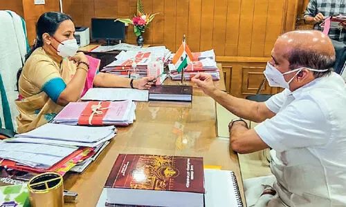 കൊണ്ടോട്ടി താലൂക്ക് ആശുപത്രിയെ സ്പെഷാലിറ്റി ആശുപത്രിയാക്കണം; എം.എൽ.എ മന്ത്രിയുമായി ചർച്ച നടത്തി