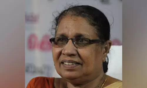 ഇരിക്കുന്ന സ്ഥാനത്തെ കുറിച്ച് ബോധമില്ലെങ്കിൽ എം.സി ​ജോസഫൈൻ ഇറങ്ങിപ്പോകണം - ജബീന ഇർഷാദ്​