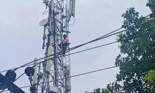 ബി.എസ്​.എൻ.എൽ ടവറിന്​ മുകളിൽ കയറി ആത്​മഹത്യ ശ്രമം നടത്തിയ യുവാവ്​ മരിച്ചു