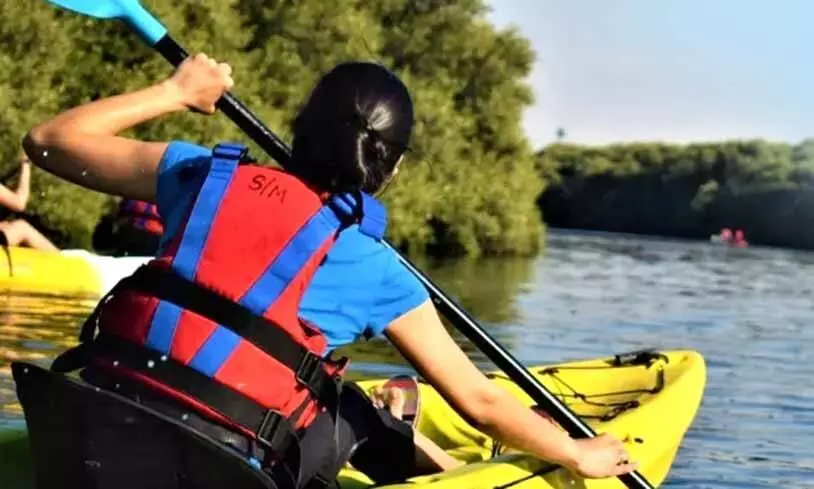 ചെറുതോണിയിലൂടെ സാഹസിക യാത്ര ചെയ്യാം; വിസ്യക്കാഴ്ചകള് കാണാം ചെറുതോണിയിലൂടെ സാഹസിക യാത്ര ചെയ്യാം; വിസ്യക്കാഴ്ചകള് കാണാം