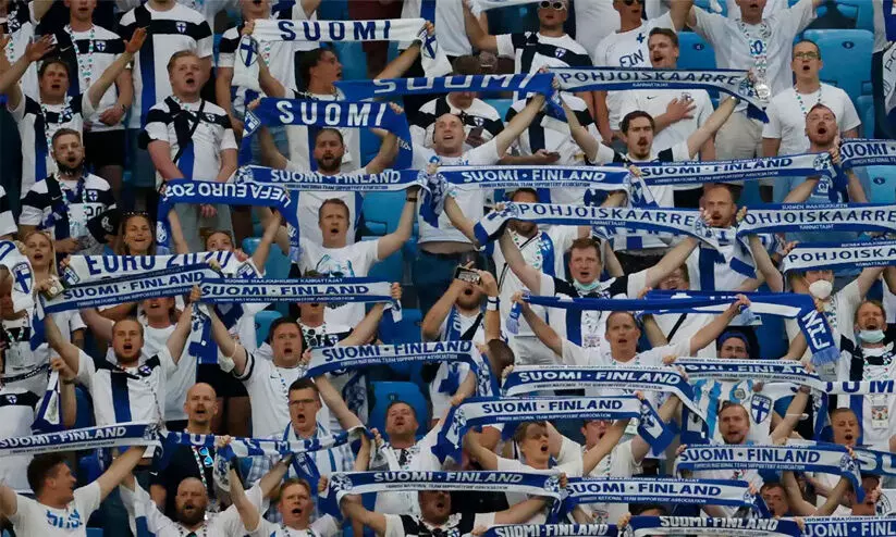 യൂറോ കപ്പ്​ കഴിഞ്ഞ് ഫിൻലൻഡ്​​ ആരാധകർ റഷ്യയിൽ നിന്ന്​ മടങ്ങിയെത്തി; കൂടെ കോവിഡും