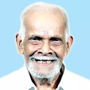 ക​രു​ണാ​ക​ര​ന്‍ നാ​യ​ര്‍