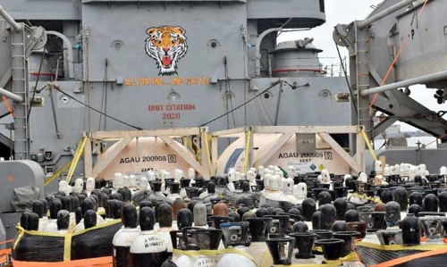 കു​വൈ​ത്തി​ൽ​നി​ന്നു​ള്ള 7500 ഒാ​ക്​​സി​ജ​ൻ സി​ലി​ണ്ട​ർ മു​ംബൈ​യി​ലെ​ത്തി