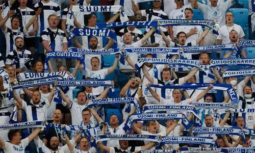 യൂറോ കപ്പ്​ കഴിഞ്ഞ് ഫിൻലൻഡ്​​ ആരാധകർ റഷ്യയിൽ നിന്ന്​ മടങ്ങിയെത്തി; കൂടെ കോവിഡും