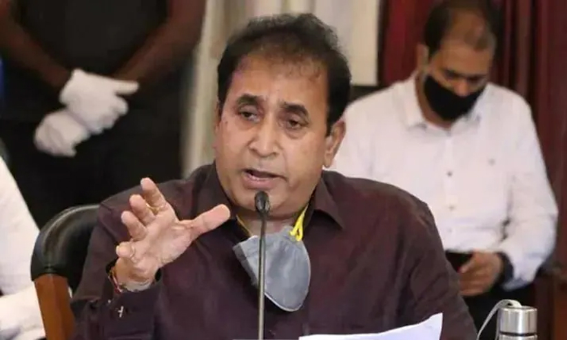 കള്ളപ്പണ കേസ്: ദേശ്മുഖിൻെറ സഹായികൾ അറസ്റ്റിൽ കള്ളപ്പണ കേസ്: ദേശ്മുഖിൻെറ സഹായികൾ അറസ്റ്റിൽ