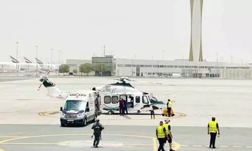 വിമാന യാത്രക്കിടെ നില വഷളായ സ്​ത്രീയെ എയർ ആംബുലൻസിൽ ആശുപത്രിയിലെത്തിച്ചു