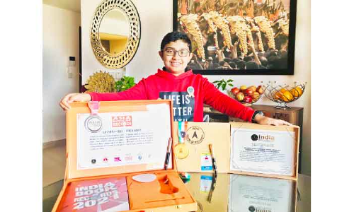 പ്ര​ധാ​ന​മ​ന്ത്രി​യു​ടെ കാ​രി​ക്കേ​ച്ച​ർ വ​ര​ച്ച്​ റെ​ക്കോ​ർ​ഡ്​ നേ​ടി പ്ര​ണ​വ്