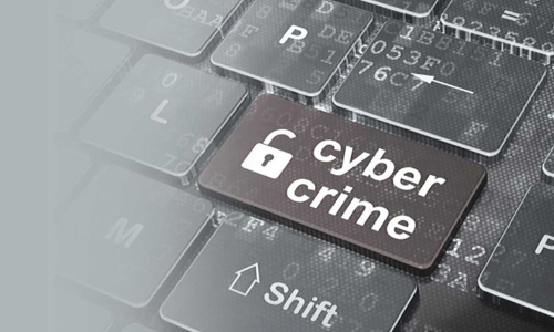 വൻ സൈബർ കുറ്റകൃത്യ ശൃംഖല പിടിയിൽ; 870 പു​തി​യ മൊ​ബൈ​ൽ ​ഫോ​ണു​ക​ൾ പി​ടി​ച്ചെ​ടു​ത്തു​