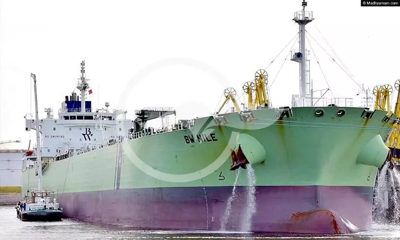 ക്രൂ ചേഞ്ചിങ്ങിൽ ട്രിപ്​ൾ സെഞ്ച്വറി തികച്ച്​ ബി.ഡബ്ല്യൂ നൈൽ ഇന്നെത്തും; ഇന്നലെയെത്തിയ എം.ടി.അൽ-അഗൈല ഇന്ന് മടങ്ങും