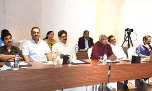 കോവിഡ്​ മുന്നണിപ്പോരാളികൾക്ക്​ ആദരം